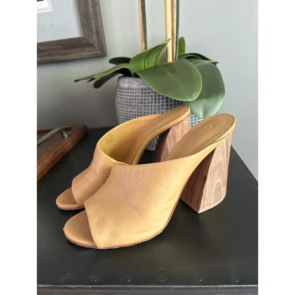 Mercedes Castillo Izar High Mule Sandal Sand Womens Size 7.5
